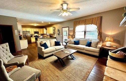 Cadiz House | Serene Lake Barkley home, private dock, quiet neighborhood, kayaks, pool table, fire pit!