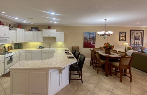 Lake Hamilton Condo | Serene lakefront condo with stunning views, private boat slip, and spacious deck