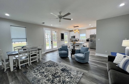 McNeill Cottage | Serene lakefront cottage