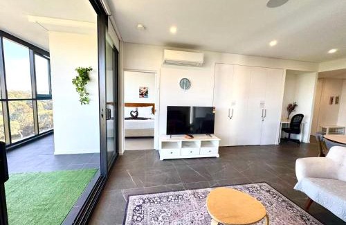 Wentworth Point Apartment | Serene Parkside Retreat 2Brs@ close 2 Olympic park