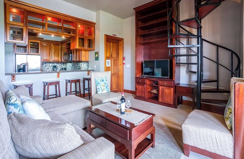 Cocoplum Condo | Serene 'Pelican' Penthouse Condo