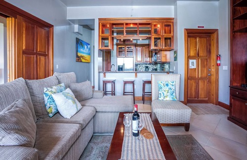 Cocoplum Condo | Serene 'Pelican' Penthouse Condo