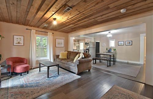 Knoxville House | Serene Retreat