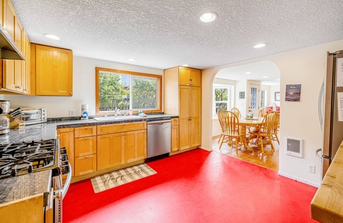 Cloverdale House | Serene Sandlake Bayfront Home with WiFi & Private Hot Tub - Dogs Welcome