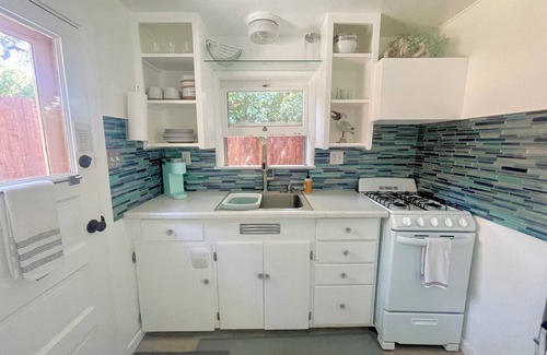 Toro Canyon Apartment | Serene stay with gym, orchard, horses, bunnies, chickens and a pond in CARP!