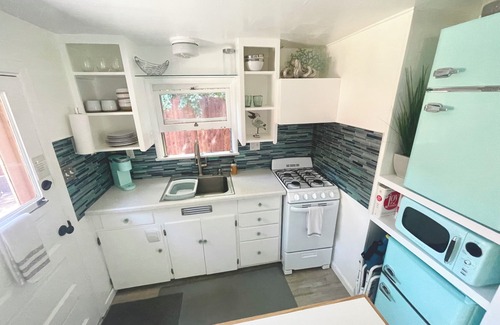 Toro Canyon Apartment | Serene stay with gym, orchard, horses, bunnies, chickens and a pond in CARP!