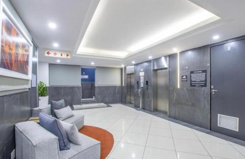 Greater Johannesburg Metropolitan Area Apartment | Serene Studio - Steps away Rosebank Mall