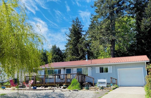 Point Roberts Cottage | Serene Sunrise 2 bdrm Cottage with Ocean and Mountain Views in Point Roberts