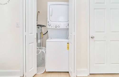 South Norfolk Apartment | Serene Tree House Retreat | Spacious 1br/1bth Home