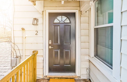 South Norfolk Apartment | Serene Tree House Retreat | Spacious 1br/1bth Home