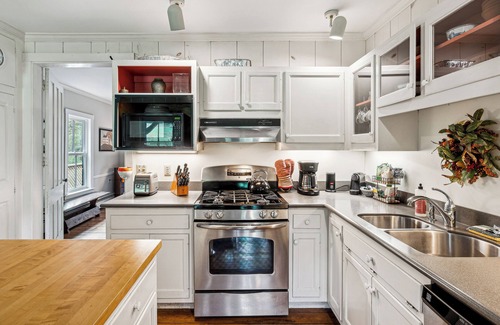 South Pomfret House | Serene Vermont Retreat: Ski,golf, Relax, and Reconnect!