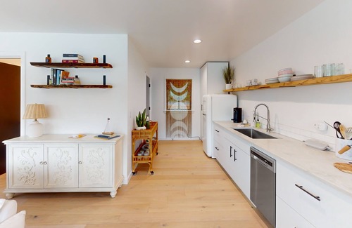 Fox Island Cottage | Serene waterfront home with gorgeous deck & views of the cove/mountains