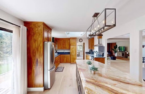 Santa Rosa House | Serene wine country home, central AC, close to golf, hiking, wineries & dining