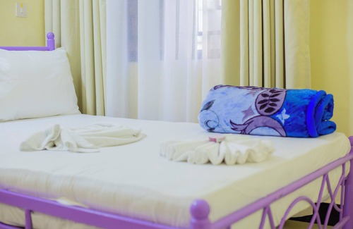 Mwanza Cabin | Sereni Pub & Lodge