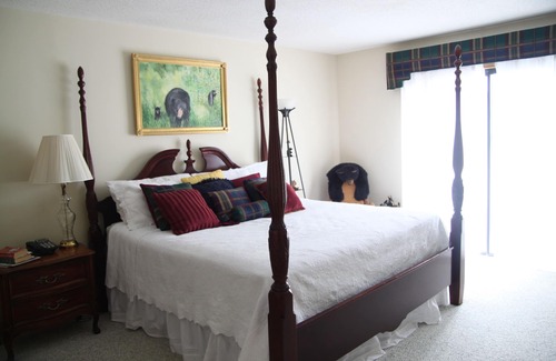 Sky Valley Ski Chalet | Serenity Awaits You At The Towns Chalet, A Relaxing Stay With Beautiful Views