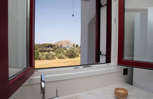 Alinda Villa | Serenity Bay, Cycladic Villa with Pool and magnificent view near the beach.