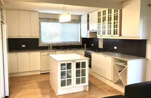 Primbee House | Serenity by the Lake