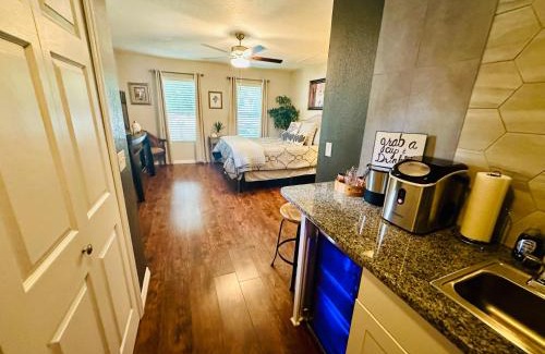 Lutz House | Serenity Gardens private guest suite in Historic Lutz