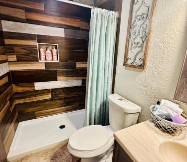 Lutz House | Serenity Gardens private guest suite in Historic Lutz