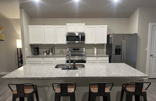 Odessa House | Serenity Oasis w/3 Bedrooms, 2 Baths, 6 Beds and workspaces. Productive Paradise