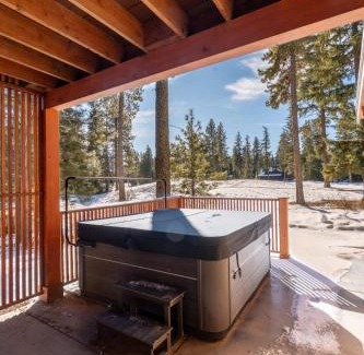 Cle Elum House | Serenity on 13 Suncadia-luxury 4bd ensuite spa retreat with Sauna, Steam Shower, Jacuzzi, Hot tub, Fire Pit & on-site EV chg