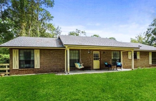 Mandarin House | Serenity Stay, Great for Groups, Rec Room, Firepit