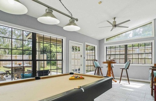 Mandarin House | Serenity Stay, Great for Groups, Rec Room, Firepit