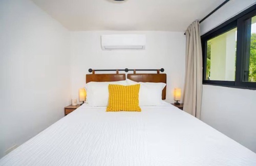 Cerro Gordo Hotel | Serenity Suite: Cozy 1BR Steps from Beach