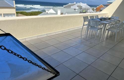 Glentana Apartment | Serviced beach apartment