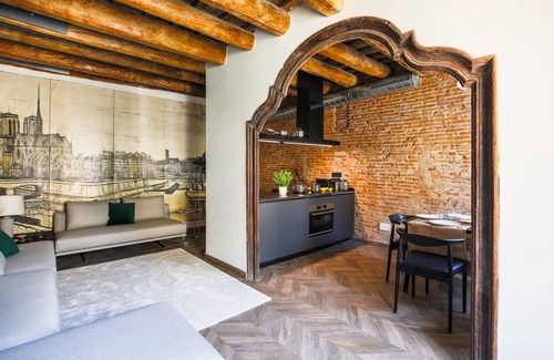 El Raval Apartment | Serviced penthouse duplex with private terrace next to Ramblas!