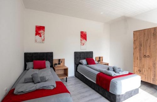 Hochlarmark Apartment | Serviceroom24 - Apartment 5 in Recklinghausen WLAN - Smart-TV - 24-7 Check-in und Küche