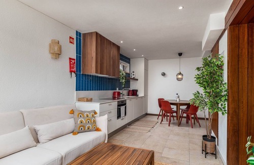 Sesimbra Apartment | Sesimbra Blue Port Terrace – Comfort, Style, Pool