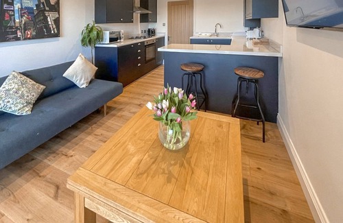 Felpham Cottage | Set in a tranquil location with a balcony overlooking the fields and countryside.