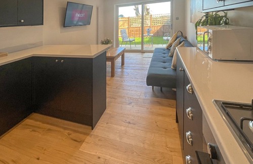 Felpham Cottage | Set in a tranquil location with a balcony overlooking the fields and countryside.