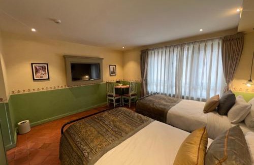 Kathmandu Hotel | Seto Ghar Hotel