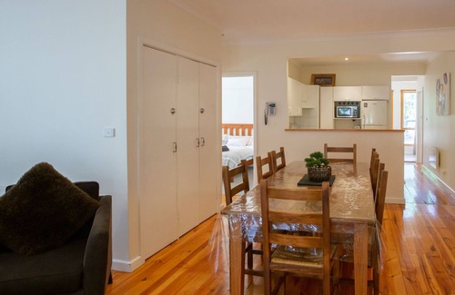 Sawmill Settlement House | Settlement Lodge - Minutes to the Mt Buller gate