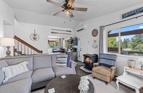 Davenport House | Seven Bays Family Beach Getaway, come enjoy Lake Roosevelt all year round!