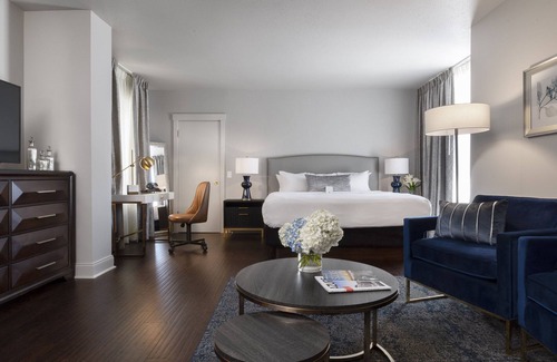 Downtown Hotel | Seven Gables, St. Louis West, a Tribute Portfolio Hotel