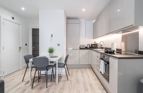 Barnt Green Apartment | Seven Living Residences Solihull - Modern Studios NEC and BHX