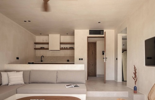 Paliouri Apartment | Seven Rocks Suites
