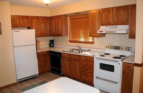 Seven Springs Condo | Seven Springs 2 Bedroom Standard Condo, Sleeps 10! by RedAwning