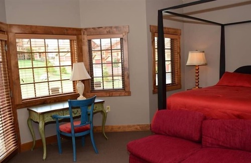 Champion House | Seven Springs 3 Bedrooms Premium Townhome, Great for families by RedAwning