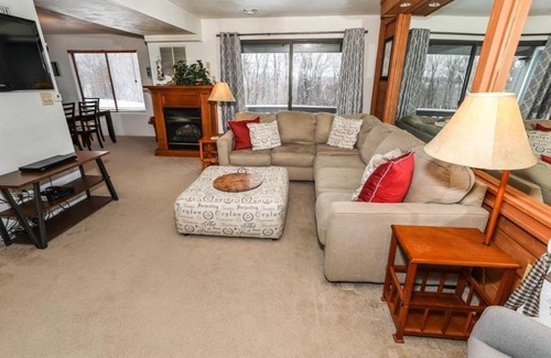 Champion Apartment | Seven Springs Stoneridge 3 Bedroom Standard Condo, Mountain Views! condo