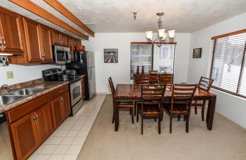 Champion Apartment | Seven Springs Stoneridge 3 Bedroom Standard Condo, Mountain Views! condo