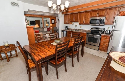 Champion Apartment | Seven Springs Stoneridge 3 Bedroom Standard Condo, Mountain Views! condo