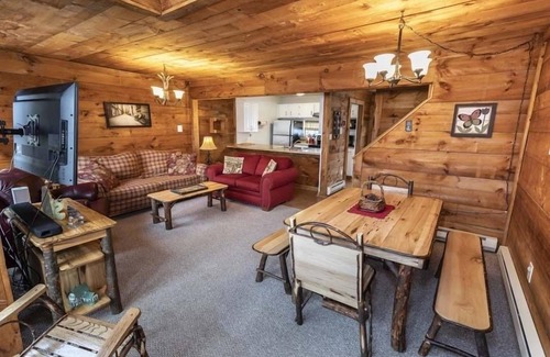 Seven Springs Condo | Seven Springs - Swiss Mountain 3 Bedroom Standard Condo, Near Golf Course by RedAwning