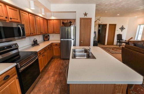 Seven Springs Condo | Seven Springs Woodridge 4 Bedroom Premium Condo, Mountain Views and Sleeps 10! by RedAwning