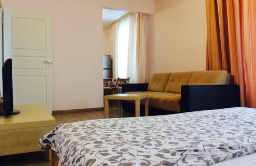 Novo-Savinovskiy Apartment | Sevil Apartment On Khakima 60