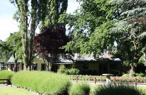 Arrowtown Hotel | Shades of Arrowtown