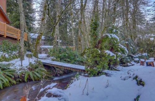 Mount Hood Village Ski Chalet | Shadowbrook Chalet